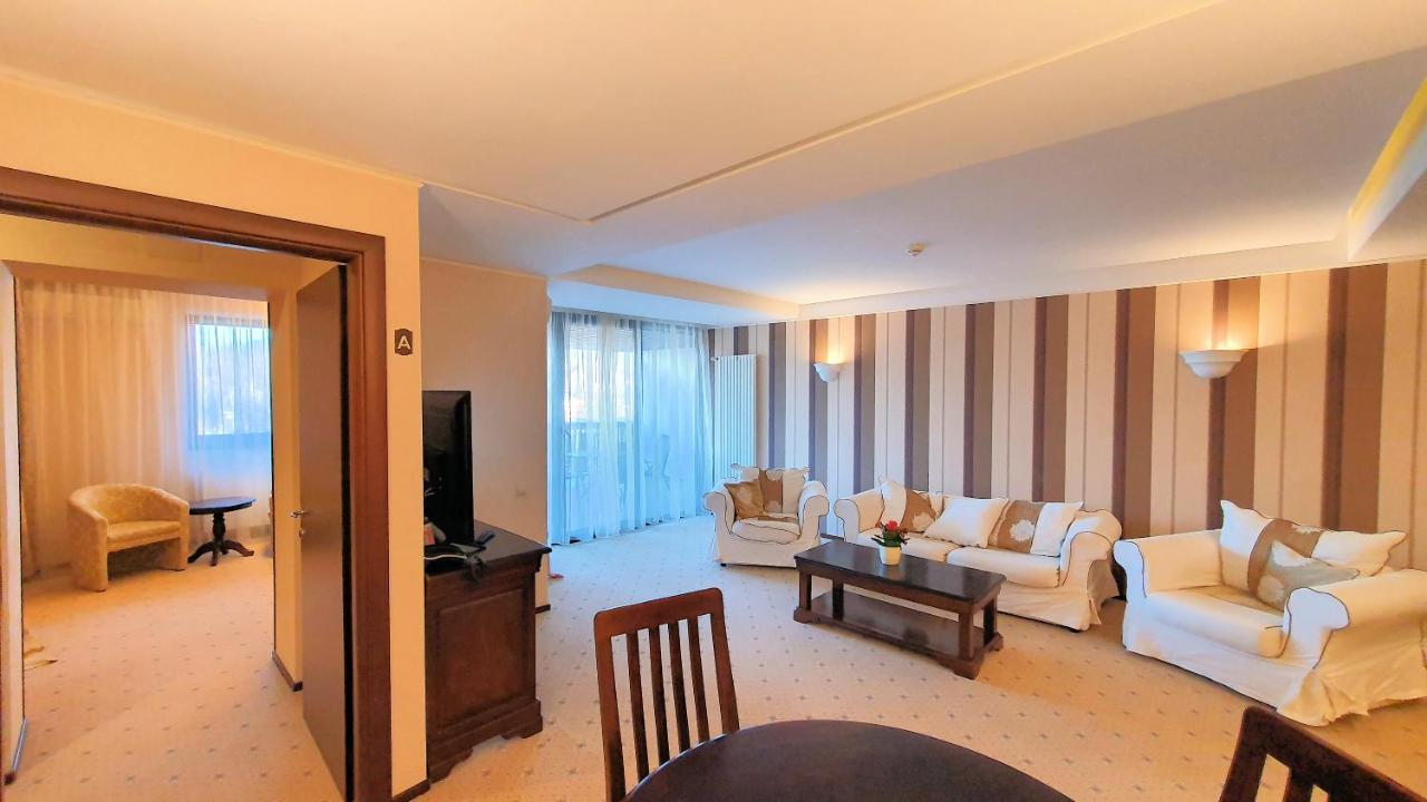 Apartament 2706 Alpin Resort, Etaj 7, Poiana Brasov Bagian luar foto